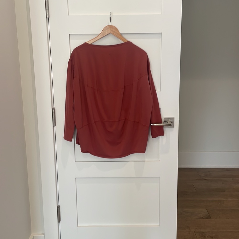 lululemon athletica Back in Action - Picture 2 of 3